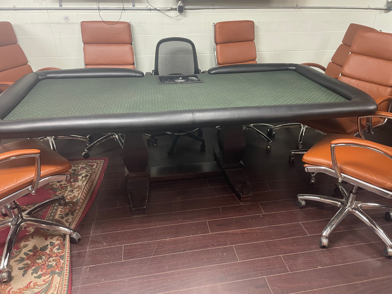 Pristine custom made Poker Table Other Tables City of Toronto Kijiji