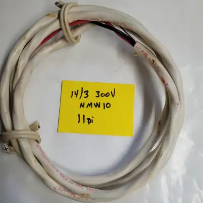 Câble 14/3 NMW10 300V 11p Si vous voyez l'annonce, c'est disponible Voir mes autres annonces de câbl...