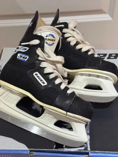 Boys Bauer Skates Size 3, View more