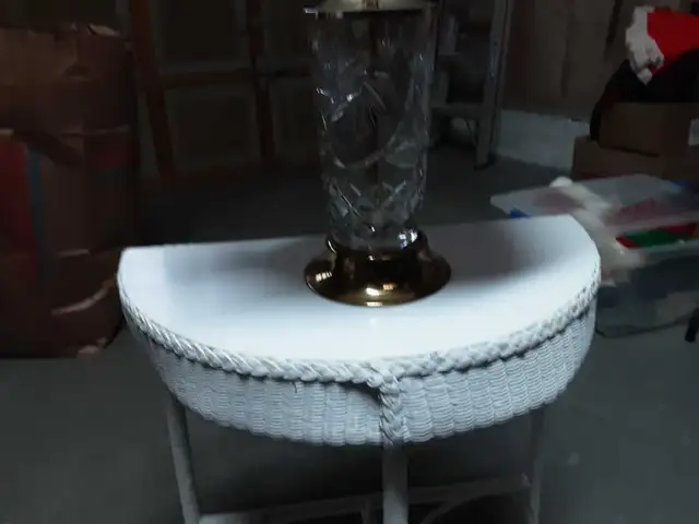 Wicker side table. in Other Tables in Oshawa / Durham Region - Image 3