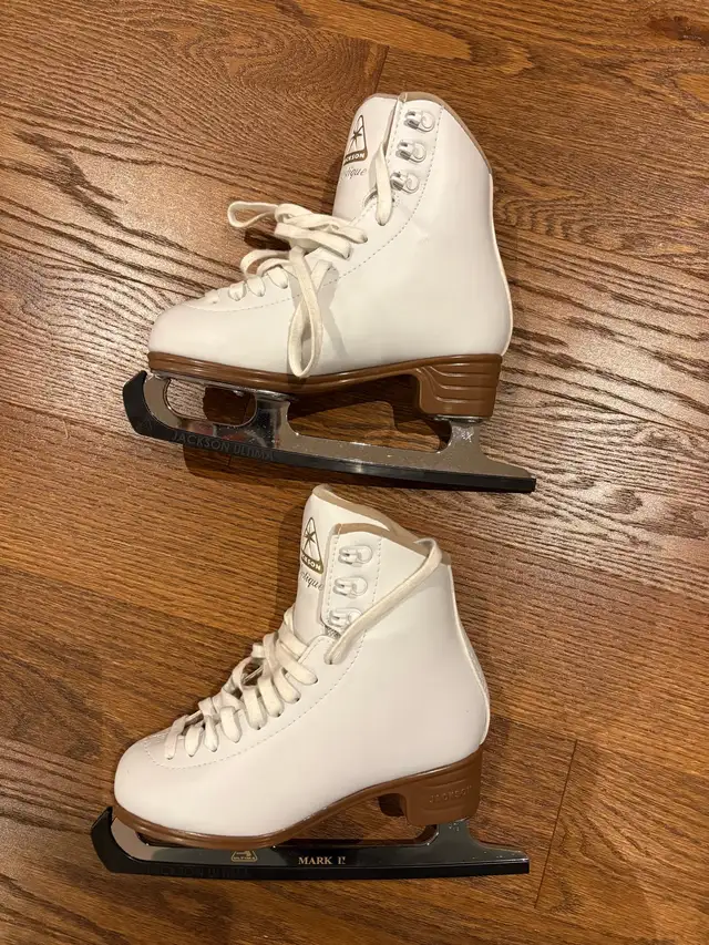 Jackson Mystique Skates - Size 3 in Skates & Blades in Barrie - Image 5