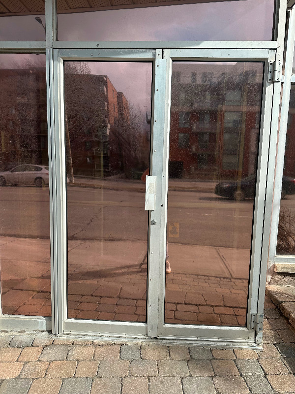 Porte aluminium door commercial double dans Portes, fenêtres et moulures  à Ville de Montréal - Image 2