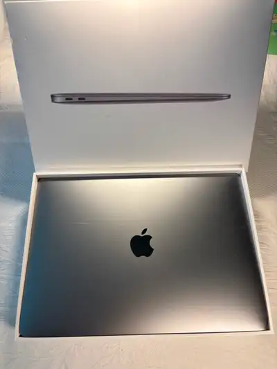 Apple MacBook Air 13.3" M1, View more