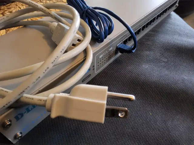 D-LINK  - DE- 816TP -ethernet hub482653432018391041