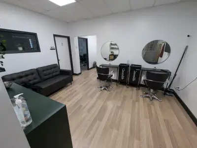 Salon complet à louer, View more