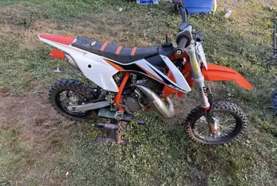 2022 ktm 50 with 93.2 hours works flawlessly . Clutch fluid changed every 20-30 minutes, new clutch...