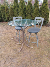 Table style bistrot + 2 chaises grises