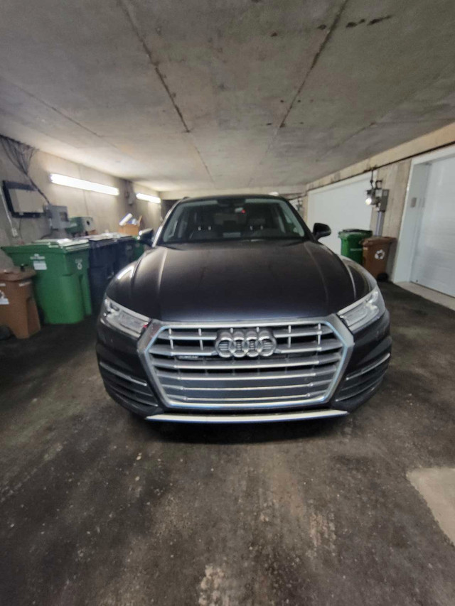 Audi Q5 2019 Komfort Navy Blue 46k km dans Autos et camions  à Ville de Montréal - Image 2