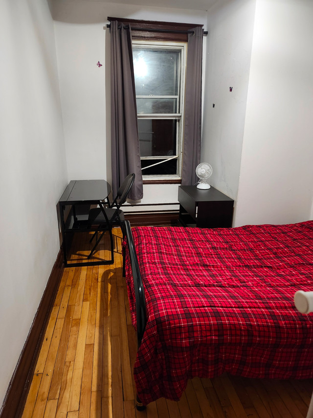 Colocation Etudiantes intl grande Chambres meublées Metro Pie-IX dans Chambres à louer et colocs  à Ville de Montréal - Image 3