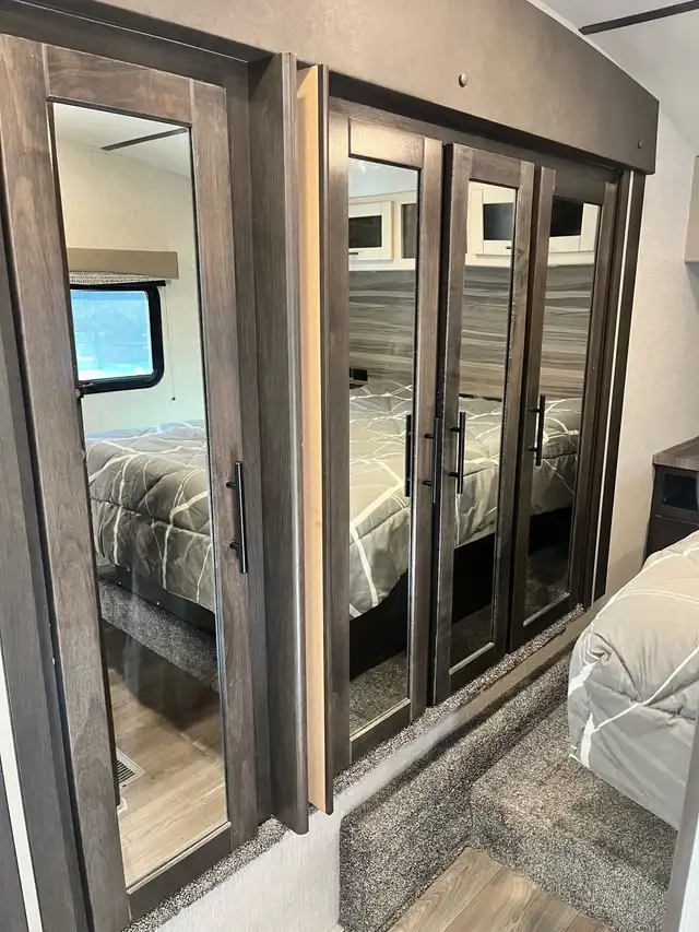 2021 32 ft Cruiser Fifth Wheel in RVs & Motorhomes in Regina - Image 9