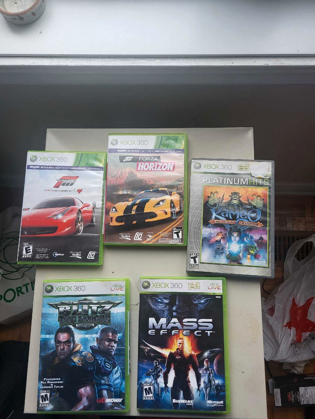 Xbox 360 slim 4g with 10 Games  dans XBOX 360  à Ville de Montréal - Image 4