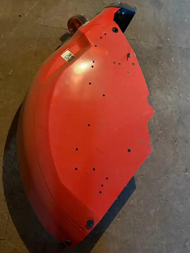 Used Kubota Fender TC42047103 in Other in St. Catharines - Image 3