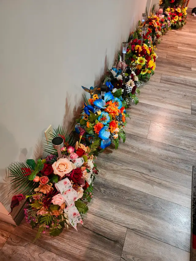 Cemetery flowers made by me, Manon in Hobbies & Crafts in Edmundston - Image 2