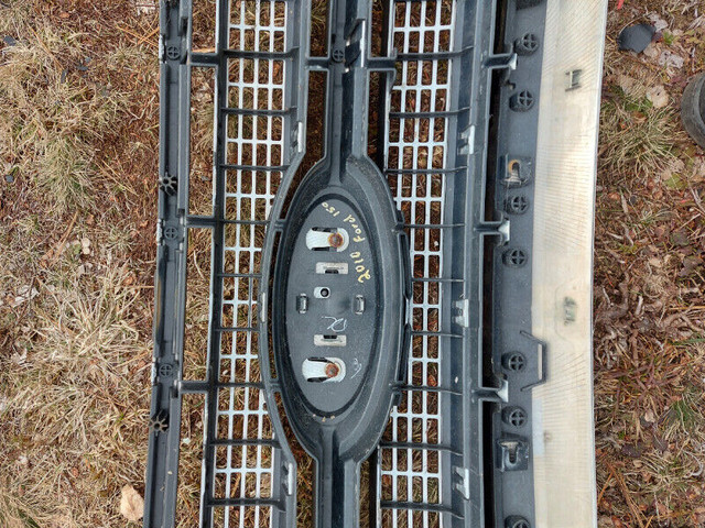 09- 14 f150 grill in Auto Body Parts in Cape Breton - Image 3