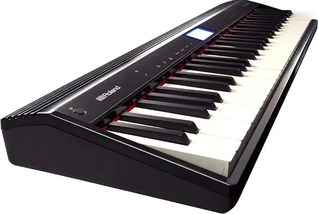 ROLAND GO 61 Key Portable Digital Piano with Speakers in Pianos & Keyboards in City of Toronto - Image 4