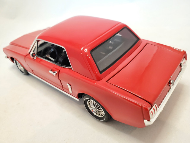 1:18 Diecast Motor Max 1964.5 Ford Mustang Hard Top Coupe Red in Arts & Collectibles in Kawartha Lakes - Image 3