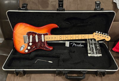 2009 Fender American Stratocaster Sienna Sunburst Mint, View more