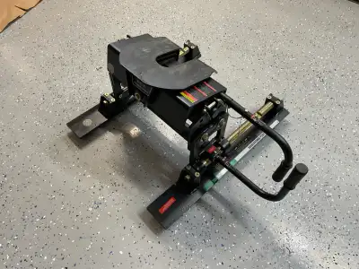 Like new E 16 fifth wheel hitch mounted on sliding base. Looks like it’s never been used. First $800...