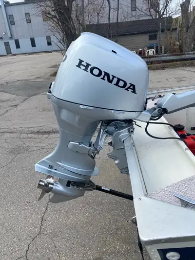 2000 16’ Princecraft Pro Series 162 with trailer. 2023 Honda 40 hp 4-stroke outboard/tiller motor wi...