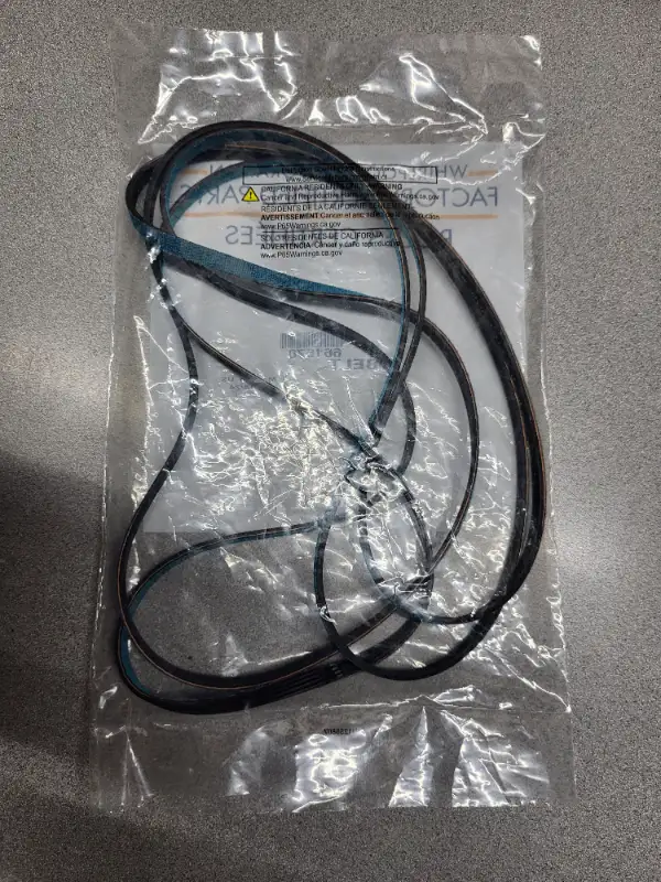 COURROIE 93-1/2'' ET ¼'' SECHEUSE 661570V in Other in Laval / North Shore - Image 6