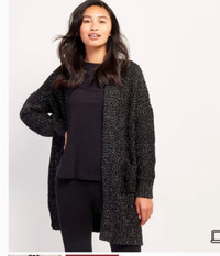 BNWT ROOTS SNOWY FOX BLACK FOX CARDIGAN