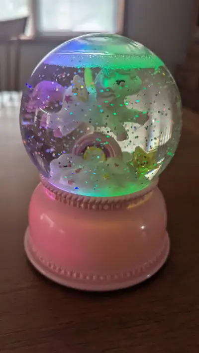 Cute Unicorn Snow globe, battery operated.