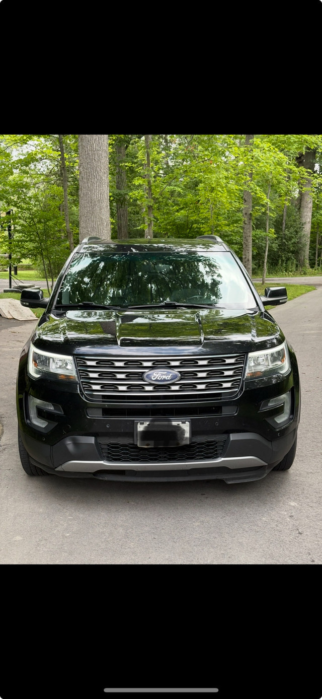 2017 ford explorer xlt in Cars & Trucks in Ottawa