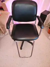Chaise hydrolique coiffure 