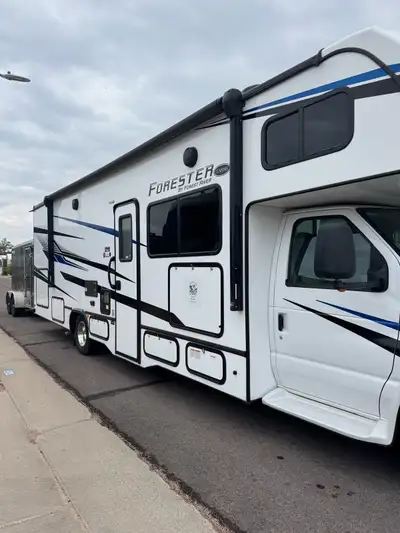Selling our 2023 Forest River Classic with 21150 miles. The engine is a 7.3 l Godzilla gas engine on...