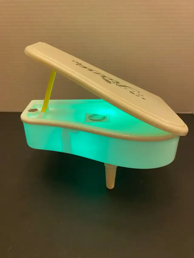 Kids Miniature Light Up Toy Grand Piano Music Box in Toys & Games in City of Toronto - Image 4