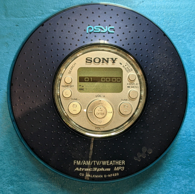 Pickup only. Perfect condition. Runs for 41 hours of CD playing and 30 hours of Radio on 1 AA batter...