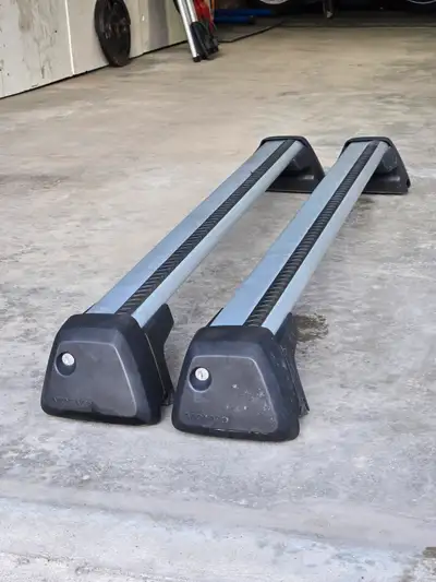 Selling a pair of genuine OEM Volvo roof racks (load bars) in excellent condition. These were design...
