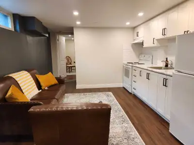 Available for rent is a 1 bedroom 1 bathroom basement apartment in Richmond Hill. Major intersection...