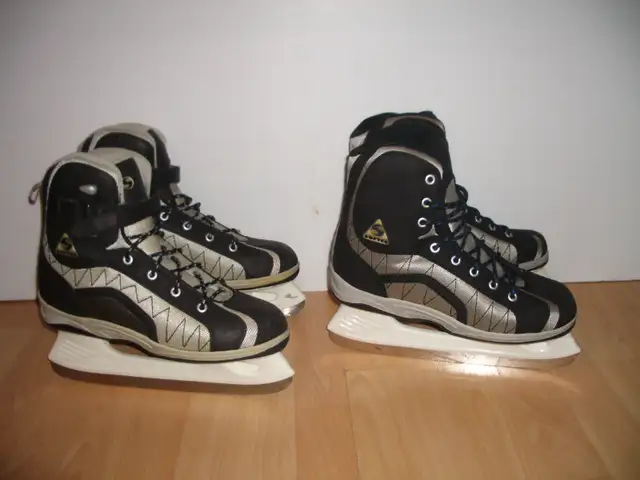 patins chaud _ SOFTEC _ size 10 US men or 11 US homme warm soft in Skates & Blades in City of Montréal - Image 2