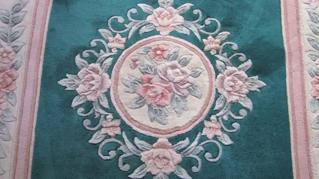 WONDERFUL 46“X 72“ HANDMADE FLOWER MOTIF WOOL RUG in Rugs, Carpets & Runners in Ottawa - Image 6