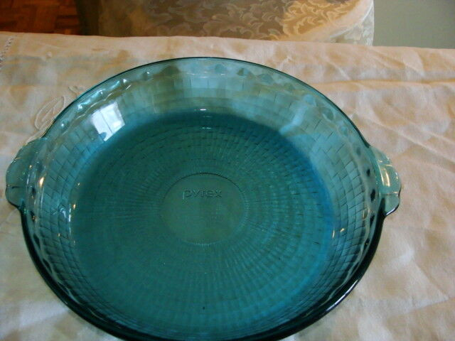 Pyrex couleur turquoise, made in USA dans Art et objets de collection  à Laval/Rive Nord - Image 4