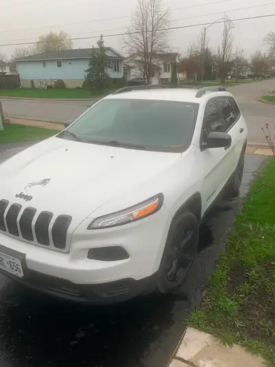 Selling my jeep in excellent condition no rust safety inspection included