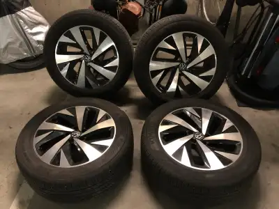 Volkswagen rims - great condition! 2 - Rear Rims: for 255/50 R19, 107T tires 2 -Front Rims: for 235/...