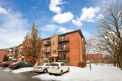 Grand 4-1/2 aires ouvertes style condo a loué a Boucherville$1,