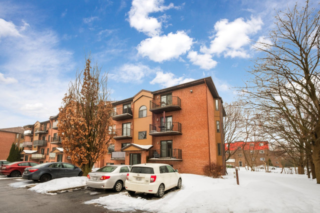 Grand 4-1/2 aires ouvertes style condo a loué a Boucherville$1, dans Locations longue durée  à Longueuil/Rive Sud