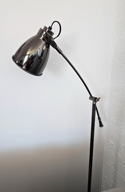 Lampe de lecture sur pied dans Éclairage intérieur et plafonniers  à Saint-Hyacinthe - Image 2