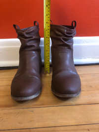 Brown ankle boots size 9 US woman / bottes brunes grandeur 9 US 