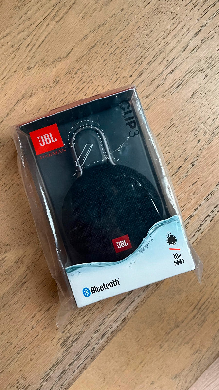 JBL Clip 3 Waterproof Portable Bluetooth Speaker - Black in Speakers in Mississauga / Peel Region