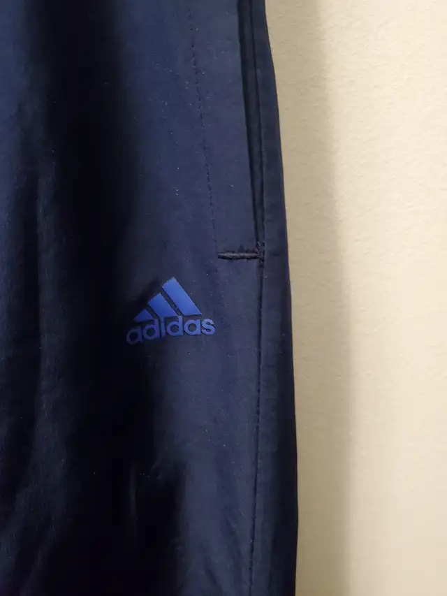 Men's Adidas Sweatpants Size L  in Men's in Mississauga / Peel Region - Image 3