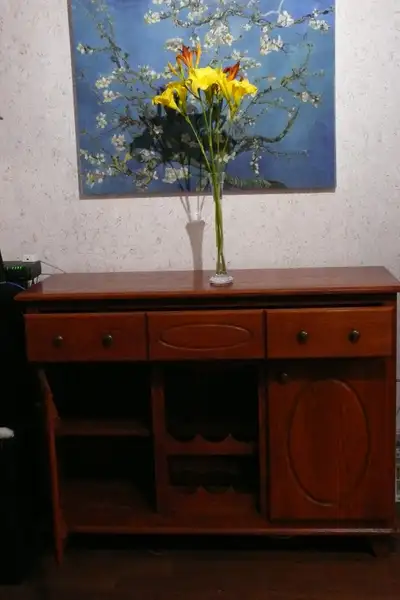 2 meubles en bois, View more