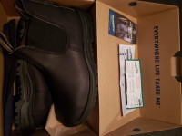 New in box Blundstones 10.5