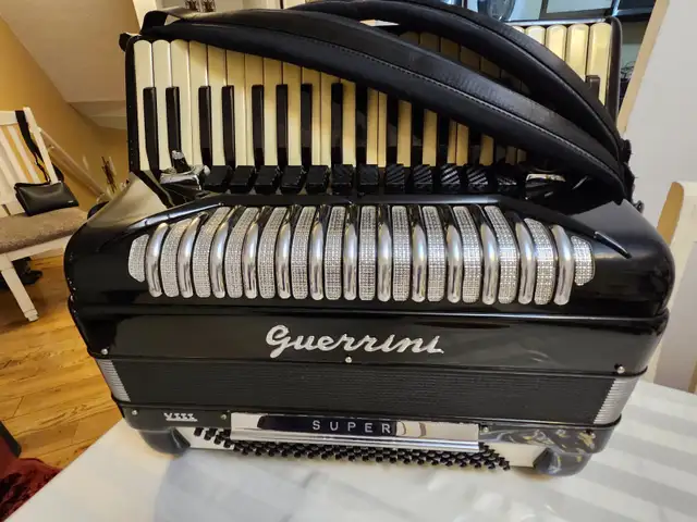 GUERRINI  Professional Super VIII Accordion
