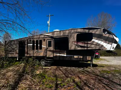 Selling our 2014 Keystone Cougar 5th wheel. We’ve put a lot of work into this over the last while an...