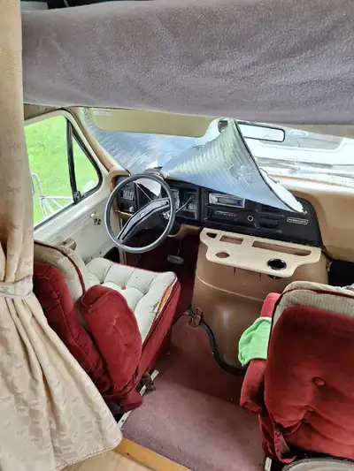 Serious Buyers Motor Home For Sale Great For Live in as Camper ,or Road Trip 4,OOO Please Call : 613...