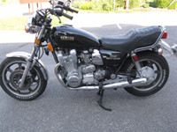 Honda et Yamaha Beaucoup de Pieces de moto Vintage 1978 a 1985